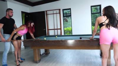 Emily Pink - Lia Ponce - Emily Pink Teaches Lia Ponce How To Drink Piss - upornia.com