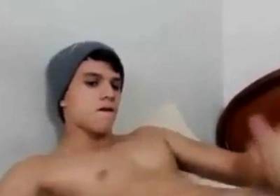 Skinny twink show cumshot 2 - drtvid.com