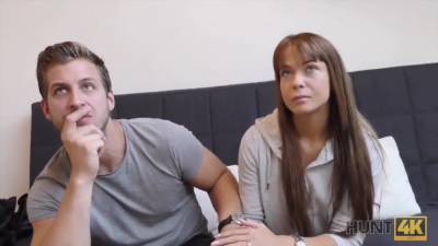 Couple Is In Need Of Cash For Motel So Why Girl Gets Naked - upornia.com