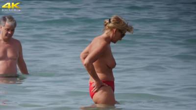 Big Old Boobies - BeachJerk - hclips.com