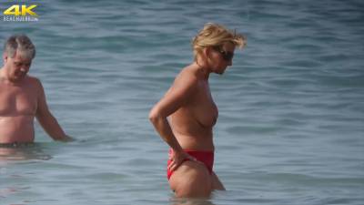 Big Old Boobies - BeachJerk - hclips.com