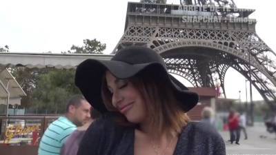 Heidi 27 ans vient du Canada pour se faire baisee en France - sunporno.com - France - Canada