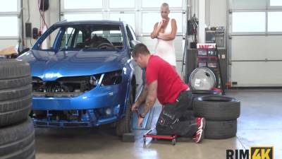 Well-rounded Hottie Tastes Asshole Of Tired Car Mechanic - upornia.com