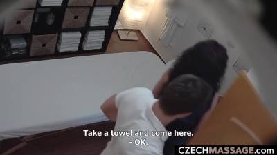 Valentines Gift Turned Into Hot Sex - hotmovs.com - Czech Republic