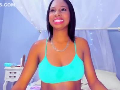 Ebony Solo Amateur Masturbates - hclips.com