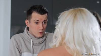 Michelle Thorne - Michelle Thorne - Right In The Face - upornia.com