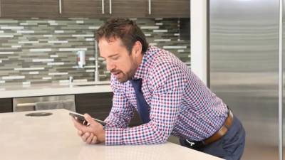 Cherie DeVille for delivery at Johnny's front door - ihaveawife - hotmovs.com