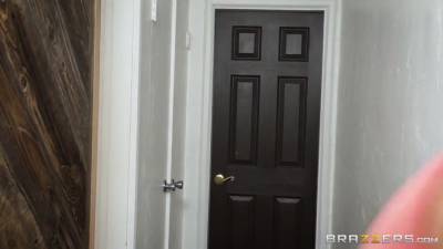 Squeaky Clean - Megan Rain And Ava Addams - hotmovs.com