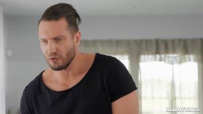 How It Moves When She Rides - upornia.com