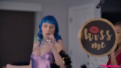 20.12.23 - Jewelz Blu And Vina Sky - hotmovs.com