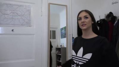 Perverser Vermieter Erzieht Lullu Gun Zur Devoten Fickstute Um - hotmovs.com