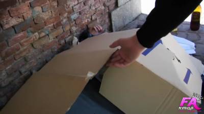 Silvia Juega A La Ruleta Rusa Follndose A Un Mendigo Madrileo - upornia.com - Spain