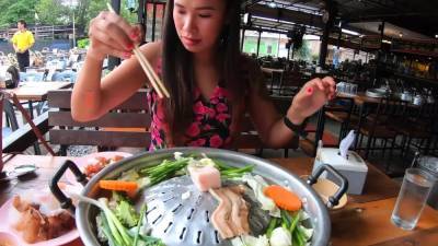 First time out for dinner since Covid - drtvid.com - Thailand