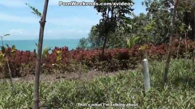 He comes on a sleepy girl - sexu.com