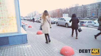 DEBT4k. Bald intruder fucks the 21yo debtor on the couch - txxx.com - Russia