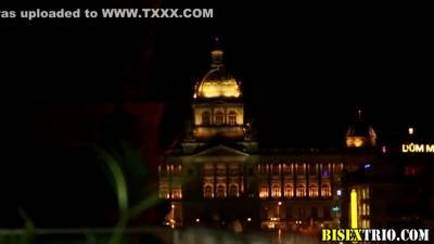 Hunk Sucks In Bisexual Three-some - hotmovs.com