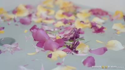 Osa Lovely In Soaking Stepmom - hotmovs.com