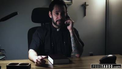 Eliza Eves And Tommy Pistol - Rebel Eliza Really Wants Clergy Cock - hotmovs.com