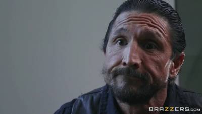 Valentina Nappi - Tommy Gunn - Undercover Ass - xxxfiles.com