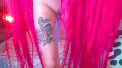 Beautiful pink head is playing with her tight anal - hclips.com