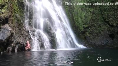 Pornstar Couple Having Oral Sex On Waterfalls - upornia.com