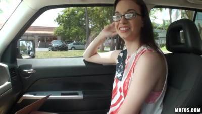 Stranded Teen Sucks Cock - porntry.com