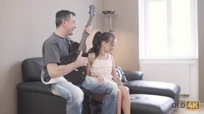 Tina - Old4k. stepparent puts guitar aside and takes care of Tina Walker - sexu.com