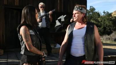 Alektra Blue - Bonnie Rotten - Marco Banderas - Dahlia Sky - Sisters of Anarchy - Episode 6 - A Hard Bargain - porntry.com