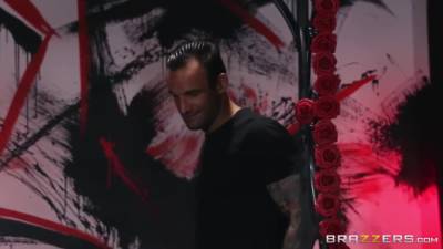 Alex - Famous Painter Screwed On The Armchair With Alex Legend, Chubby Blonde And Kristina Shannon - hotmovs.com