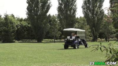 Anal xxx on the golf court - sexu.com