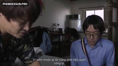 Silently Looking At The Girlfriend Who Was Fucked By The Elder In Front Of Her Eyes - hclips.com