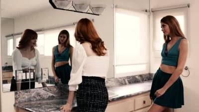 Lacy and Leah help each others orgasm - drtvid.com