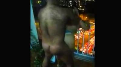 Barbara Balancando carro com negao socando forte rabo - drtvid.com