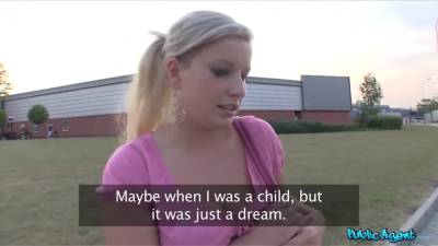 Natally Gold - upornia.com