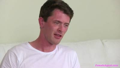 Confident Stud Wants to Be a Model - porntry.com