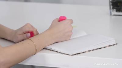 Tiny Solo Session In Her Room - upornia.com