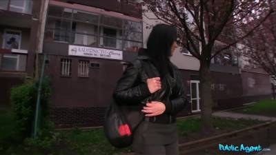 Kristin Eare - upornia.com