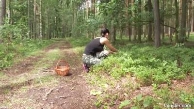 Pissing Lesbian Girlfriends - upornia.com