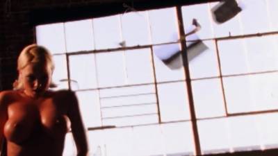 Amazing big ass musician posed naked - icpvid.com