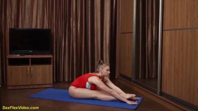 flexi stepsister naked workout - hotmovs.com