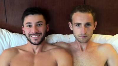 Young hung jocks fuck bareback after swapping head - icpvid.com