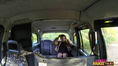 Female Cabbies Get Downright Dirty - veryfreeporn.com