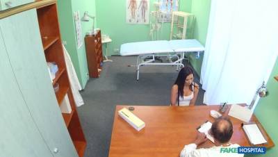 Babe Thinks Her Boobs Are Too Small - porntry.com