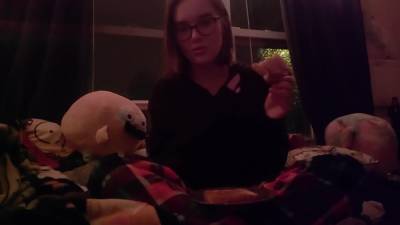 Stoner Muckbang + Fingering Finish - hclips.com