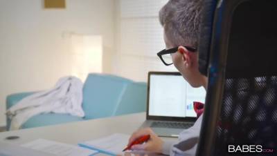 Karol Lilien - Charlie Dean - Employee Of The Month - veryfreeporn.com