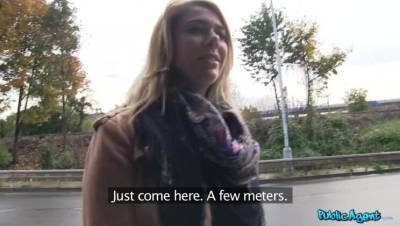 Blonde Opens Legs Outside for Cash - porntry.com