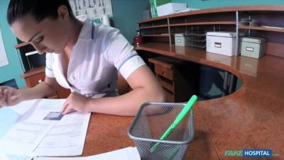 Lady sucks cock to save on medical bills - porntry.com