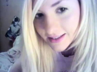 blond on bed - icpvid.com