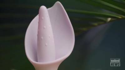 Naked News - upornia.com