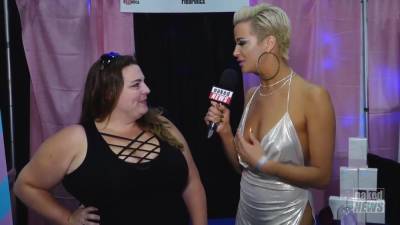 Naked News - upornia.com